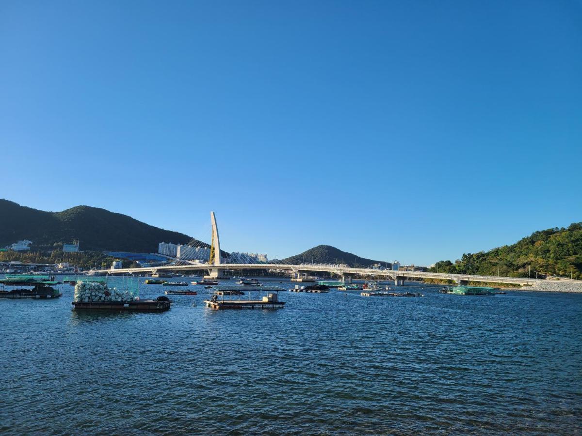 Ocean Marina Suite View Yeosu Eksteriør bilde